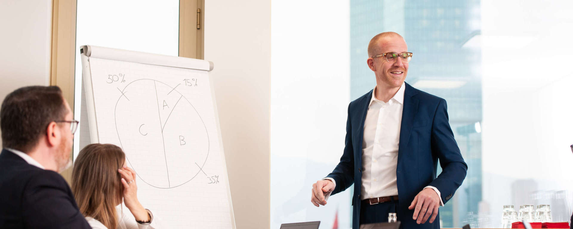 Lukas Brunnhofer: Senior Consultant Lukas Brunnhofer: Senior Consultant