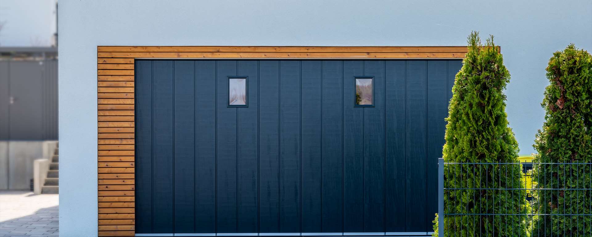 Etablierte Unternehmung für Tür- und Torinstallationen