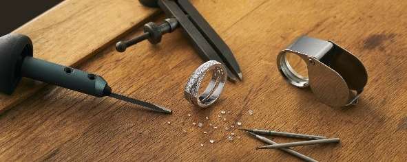 Magasin bien établi dans le domaine de l'orfèvrerie et de la vente de montres