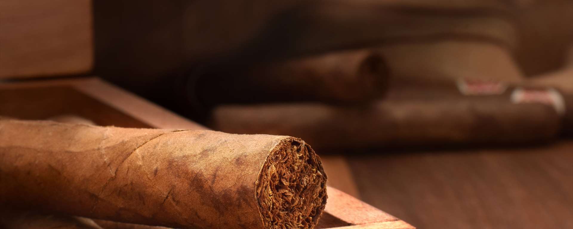 Handel mit Premium-Zigarren, Spirituosen und Luxus-Accessoires